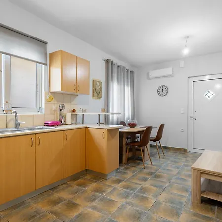 Litsa's Maisonette Near Sea - Center Σπίτι διακοπών *