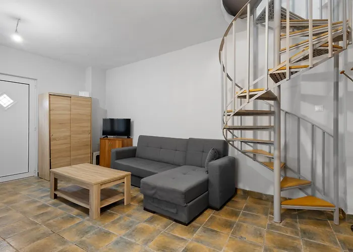 Litsa's Maisonette Near Sea - Center Vakantiehuis *